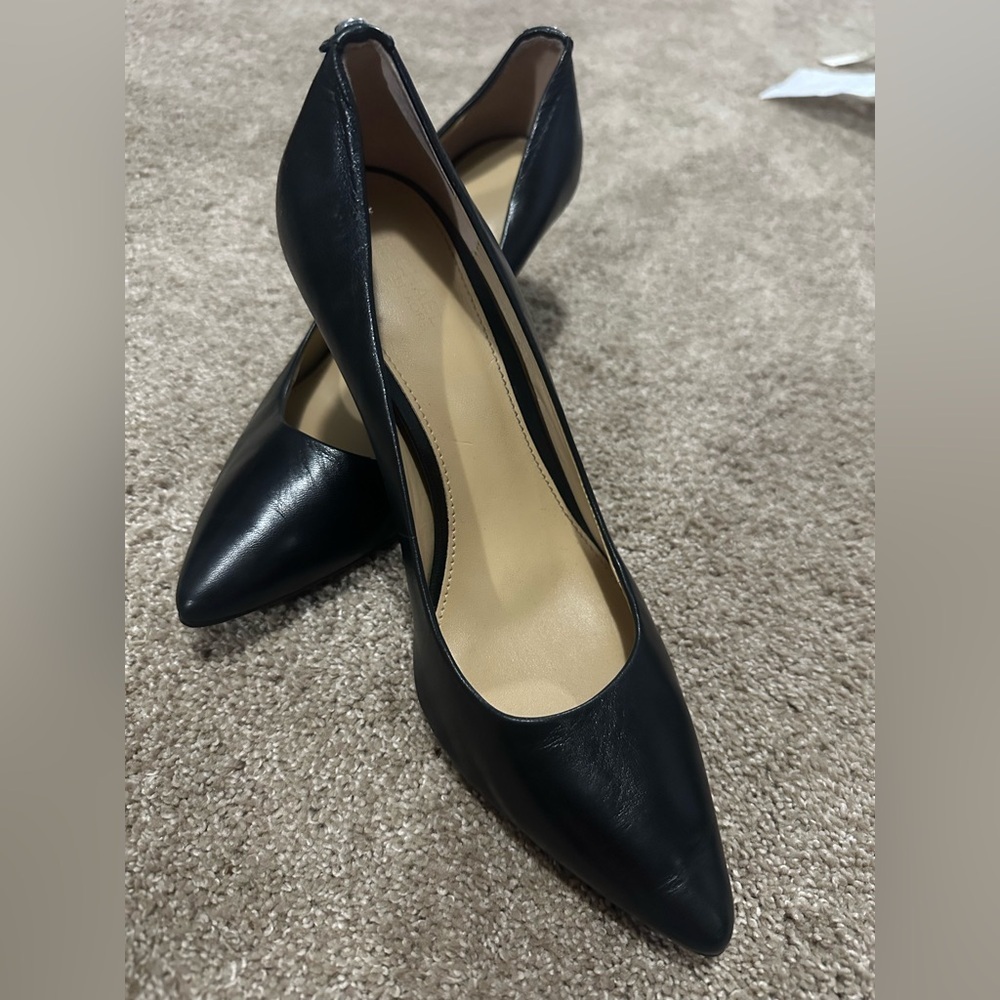MK leather  Pumps